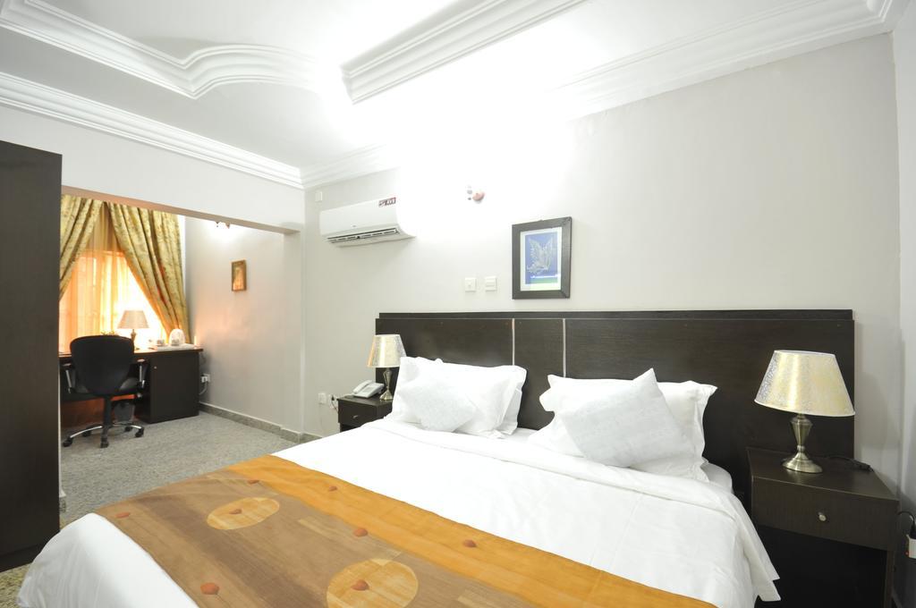 Sheer Luxury Apartments And Suites Abuja Bilik gambar